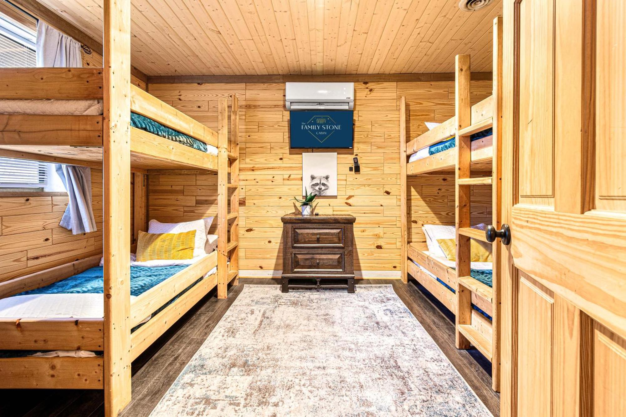 The Family Stone Luxe Cabin Sleeps 12 Hot Tub Dogfriendly Dollywood Pigeon Forge Exterior photo